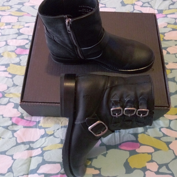 Frye Veronica Belted Short Boots - Picture 10 of 12